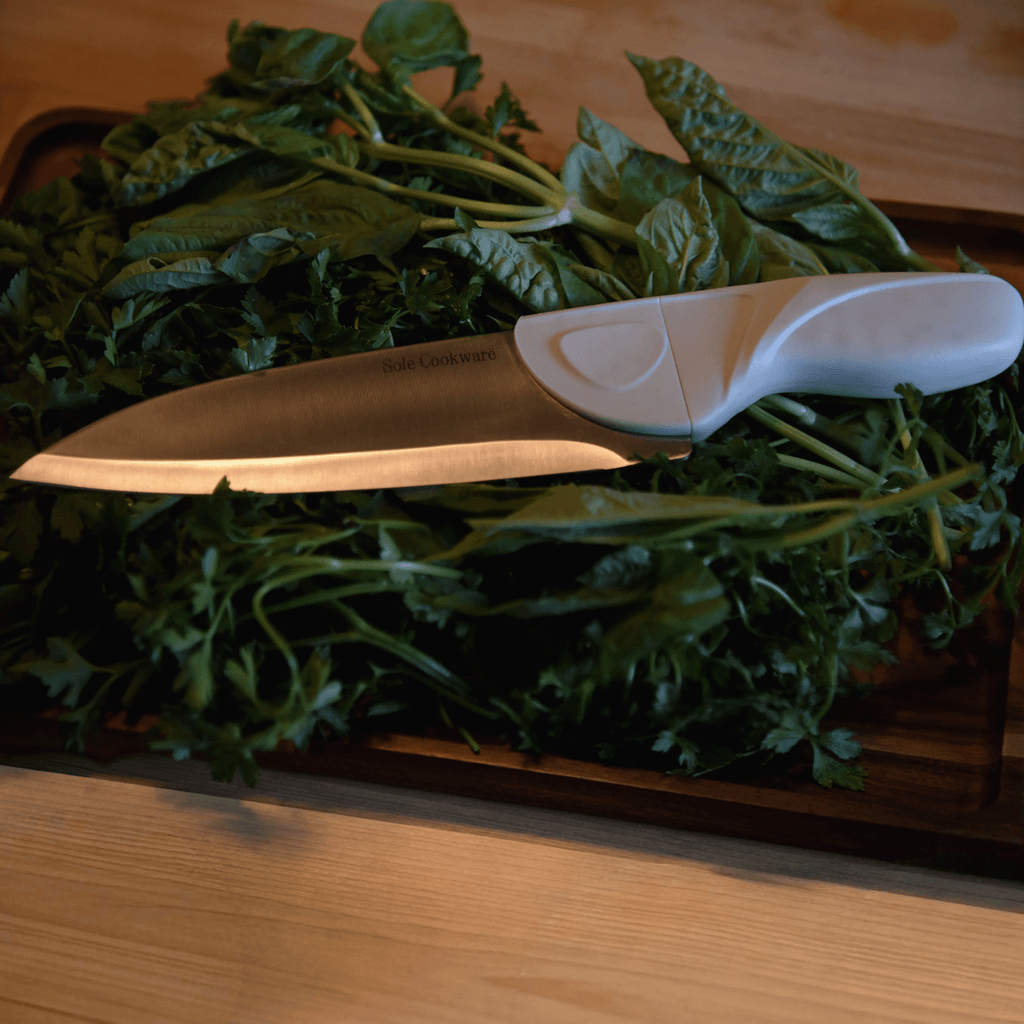 The Cardinal Knife - Cream - Sole Cookware